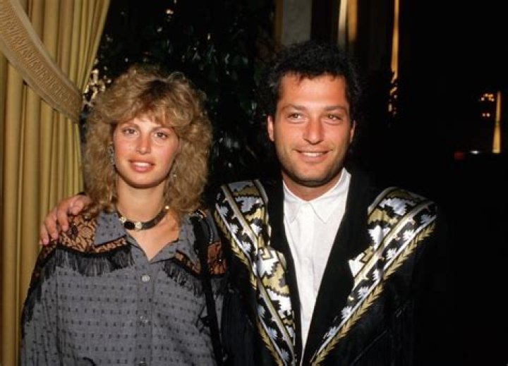Unveiling The Age And Story Of Howie Mandel's Wife
